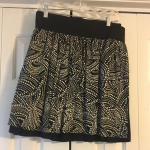 Black and white high waisted skirt